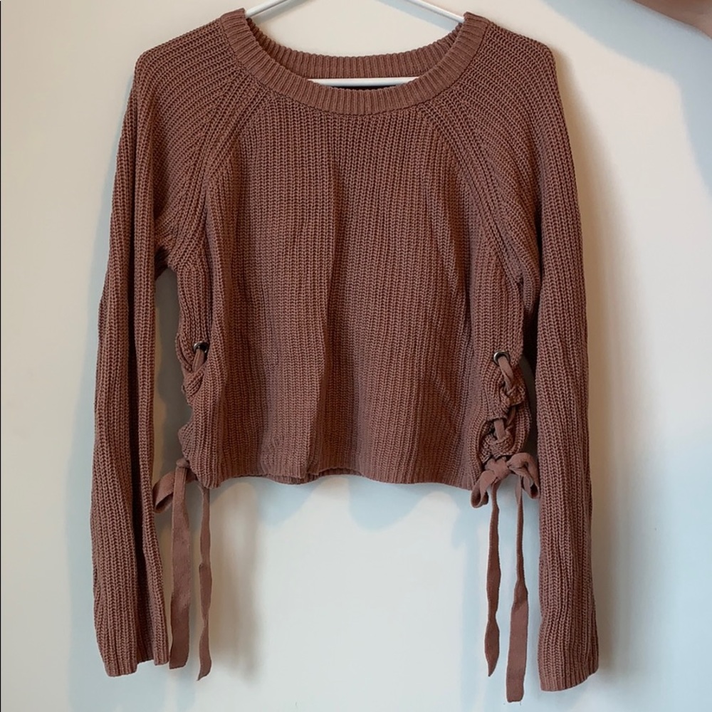 2 FOR $15 SALE🔥 Brown Lace Up Cropped Sweater